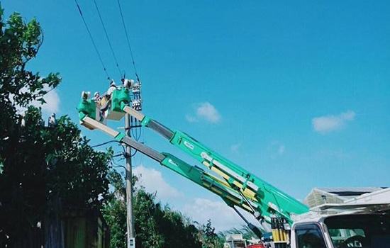 写真5：台風21号の復旧作業の様子（鹿児島県大島郡和泊町）